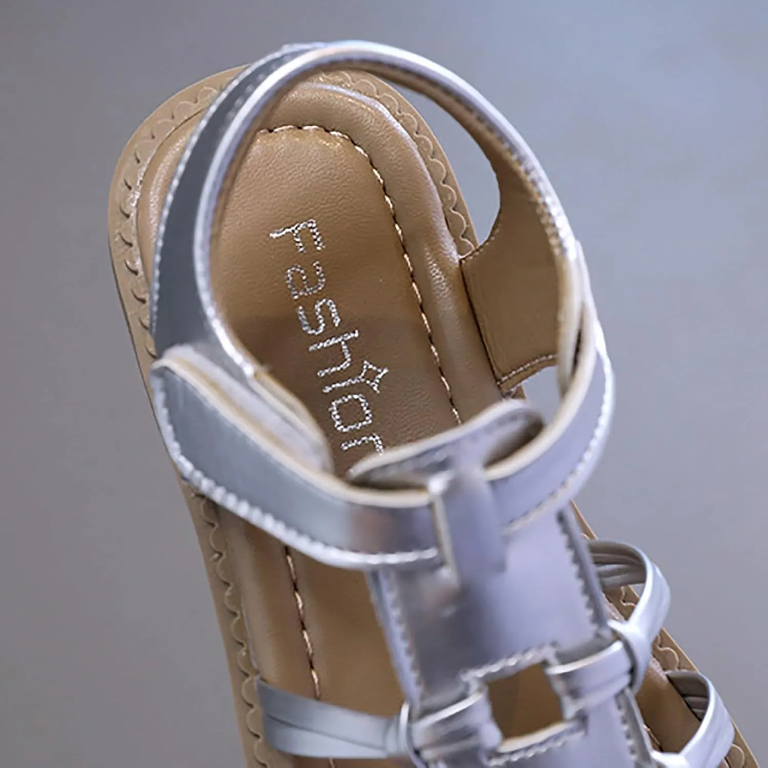 Boys Girls Sandals Open Toe Breathable Non-Slip Flat Summer Beach Lightweight Slip On Sandals For Toddler
