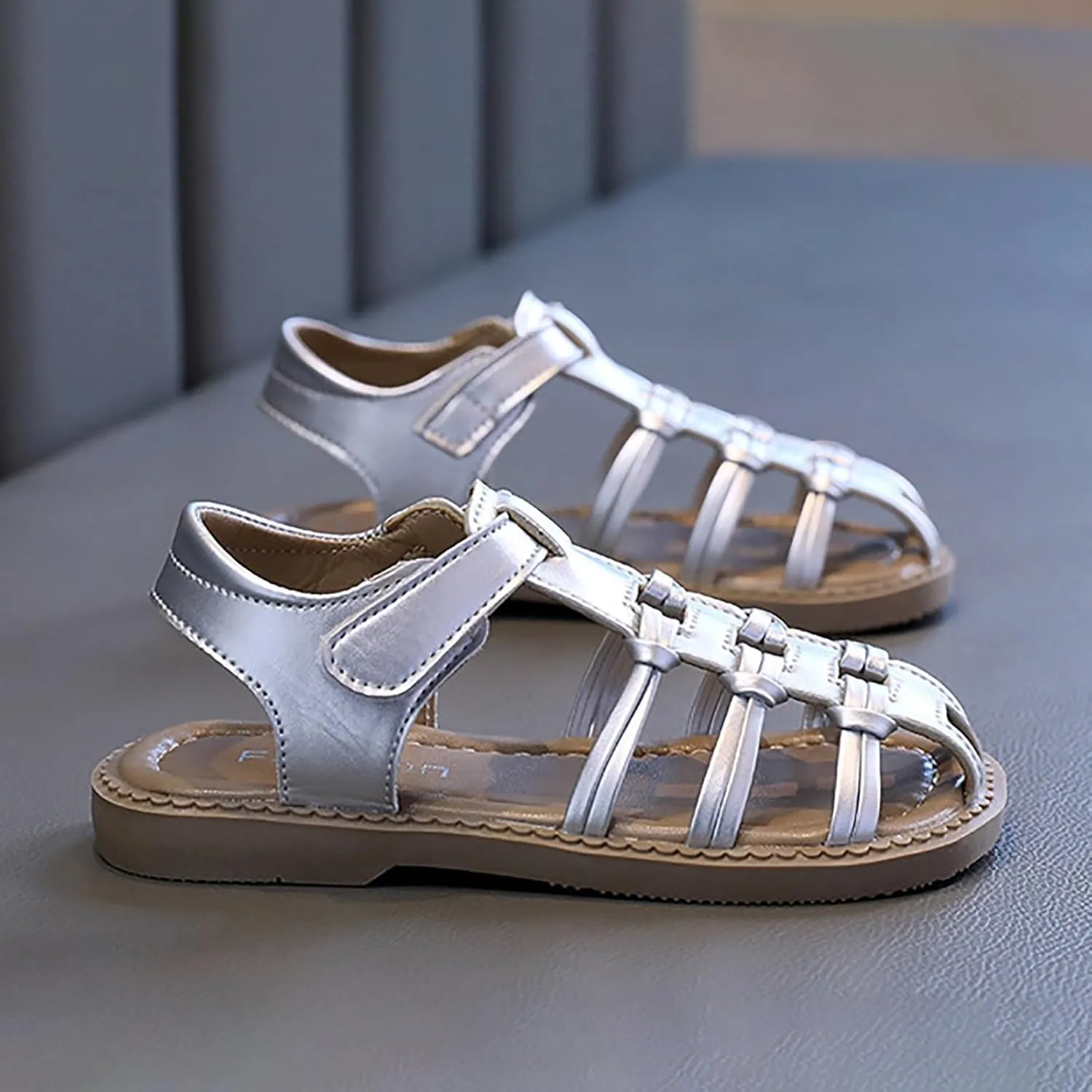 Boys Girls Sandals Open Toe Breathable Non-Slip Flat Summer Beach Lightweight Slip On Sandals For Toddler