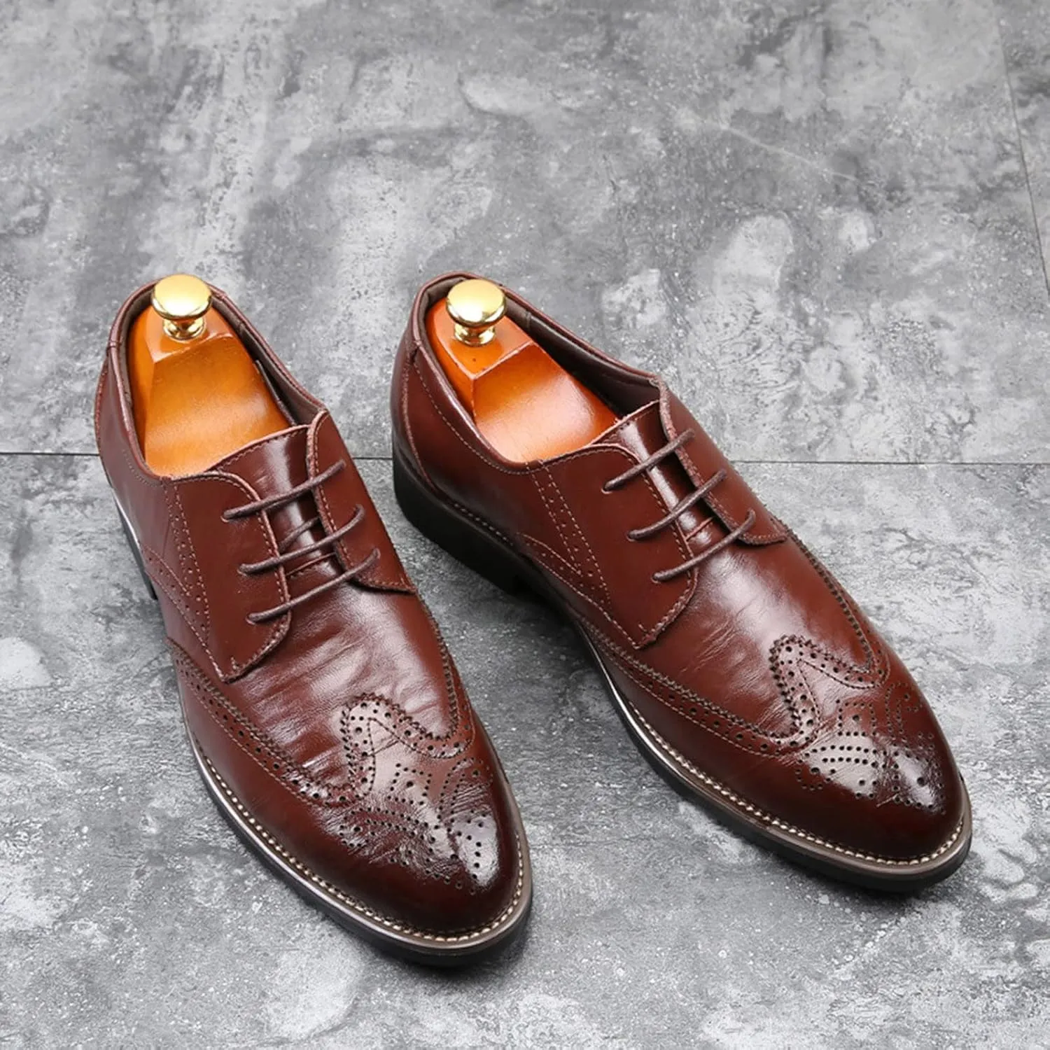 Men's Breathable Oxfords Shoes Casual Wingtip Oxfords Men Arch Support Walking Leather Shoes Supple Business Formal Shoe Retro Dress Brogues Low Heel Lace Up Moatto Leather Derby Shoe