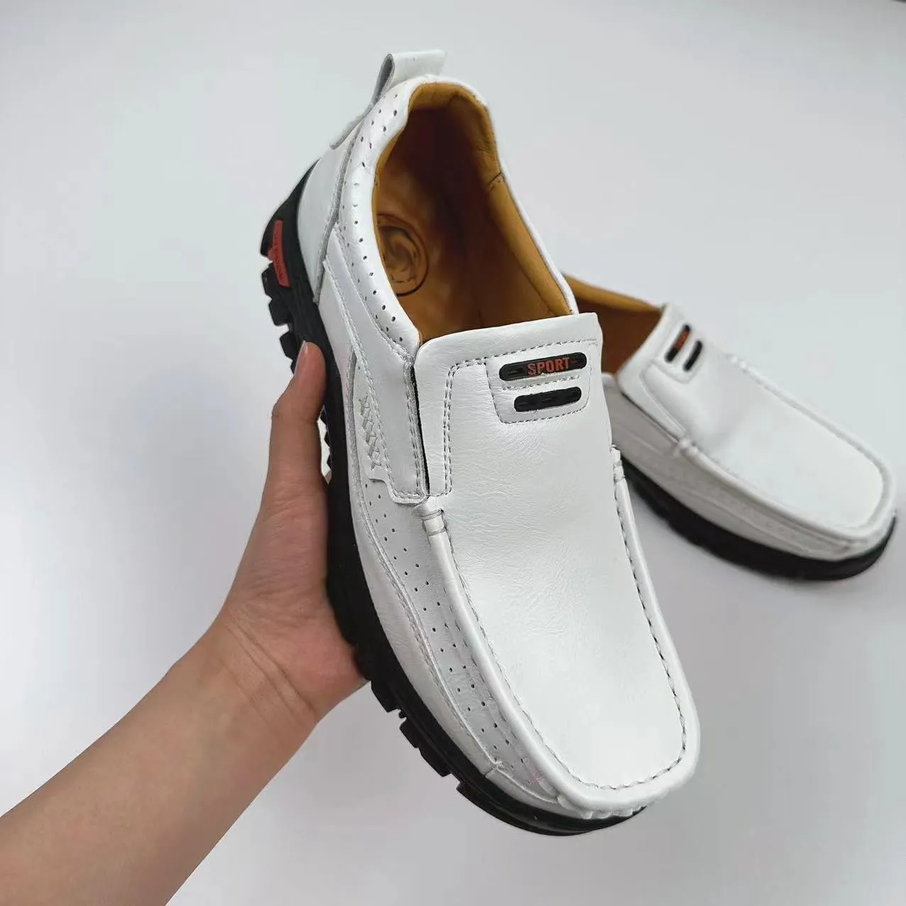 Men's Casual Leather Loafers Slip-On Moccasins Comfort Non-Slip Walking Shoes Breathable Soft Sole Office Driving Shoes