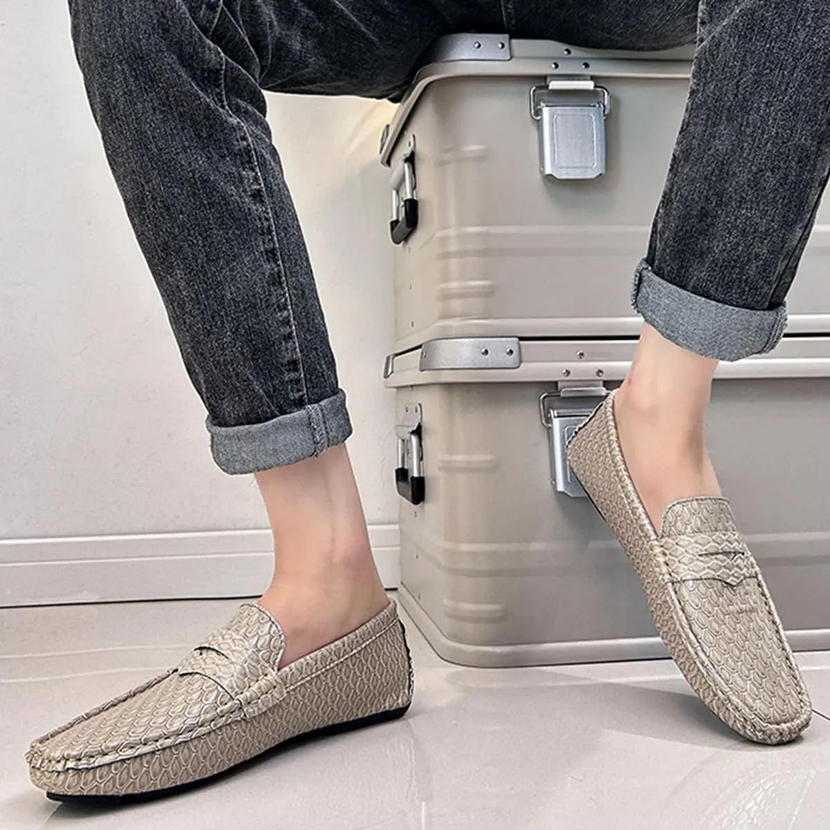 Men's Snake Embossed Leather Loafers Black Slip-On Driving Moccasins Shoes Style