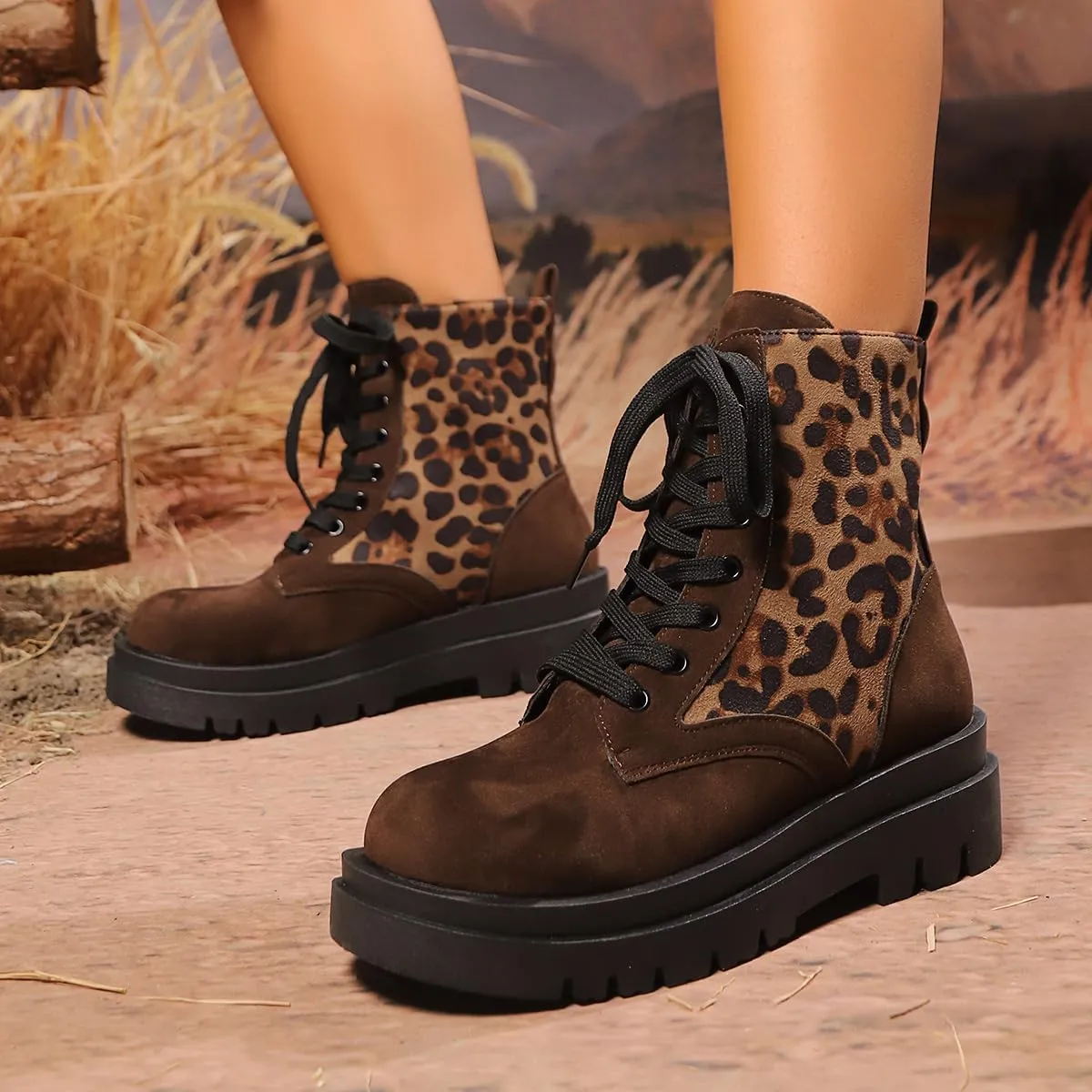 Women Round Toe Combat Ankle Boots Chunky Low Heel Leopard Printed Lace-up Combat Boots Fashion Short Booties