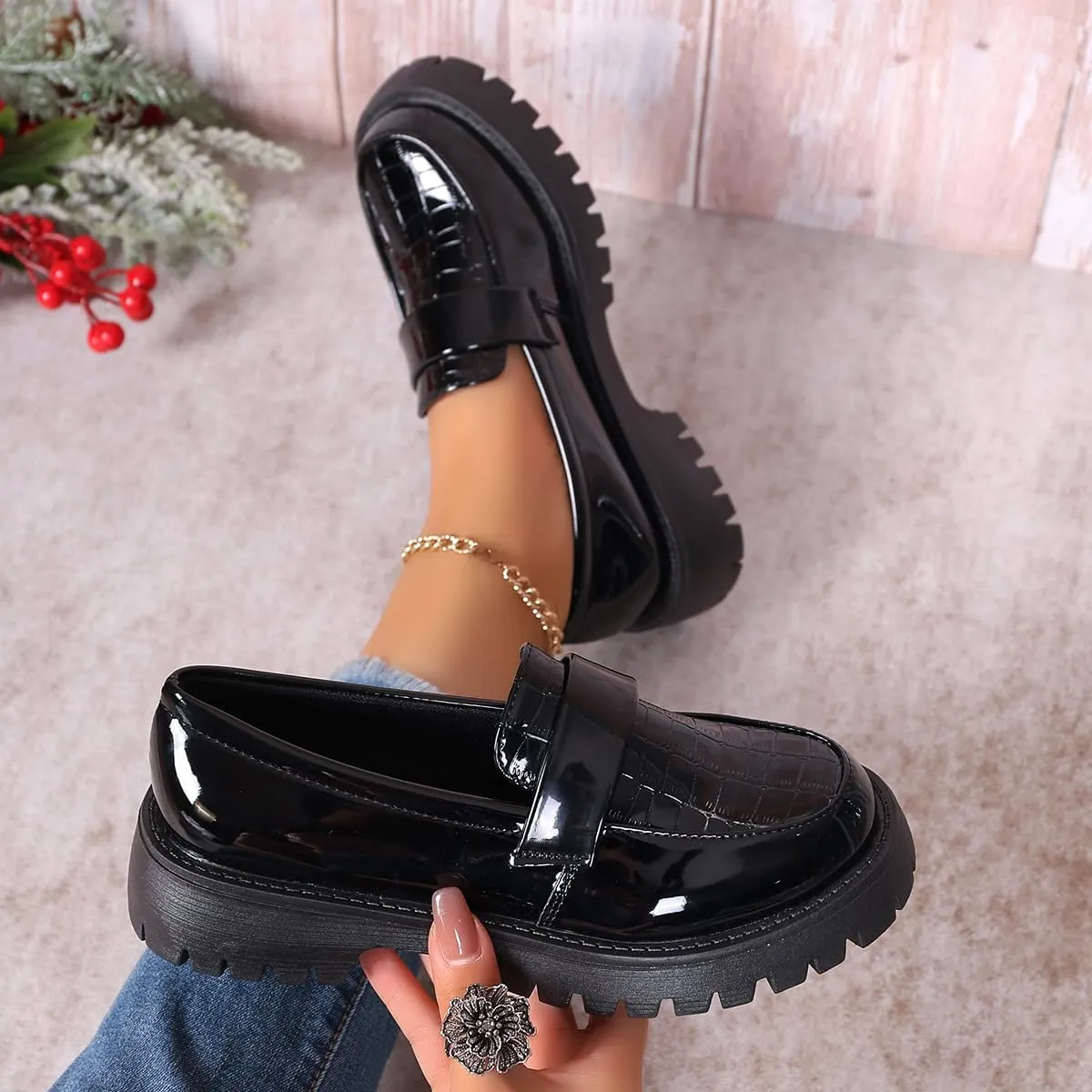 Women's Chunky Platform Loafers Classic Round Toe Lug Sole Business Casual Formal Work Shoes